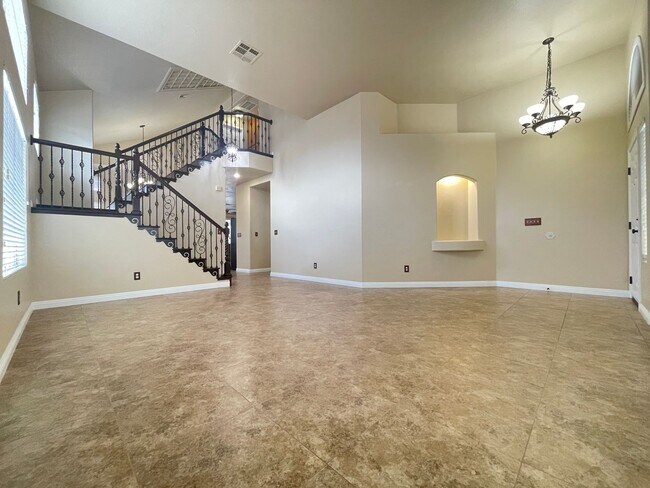 Building Photo - Gorgeous 2-story home in the Green Valley ...