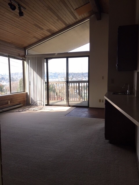 Building Photo - Westwind #304 - 1 bedroom