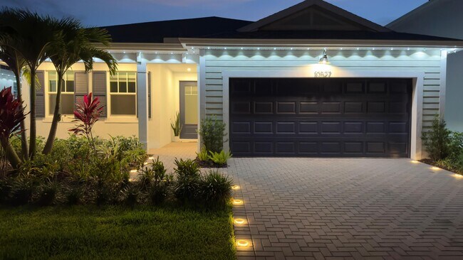 Building Photo - 10525 SW Orana Dr