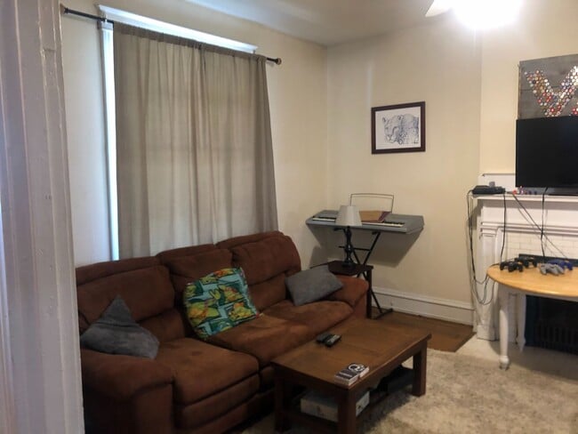 Building Photo - Single Family Home