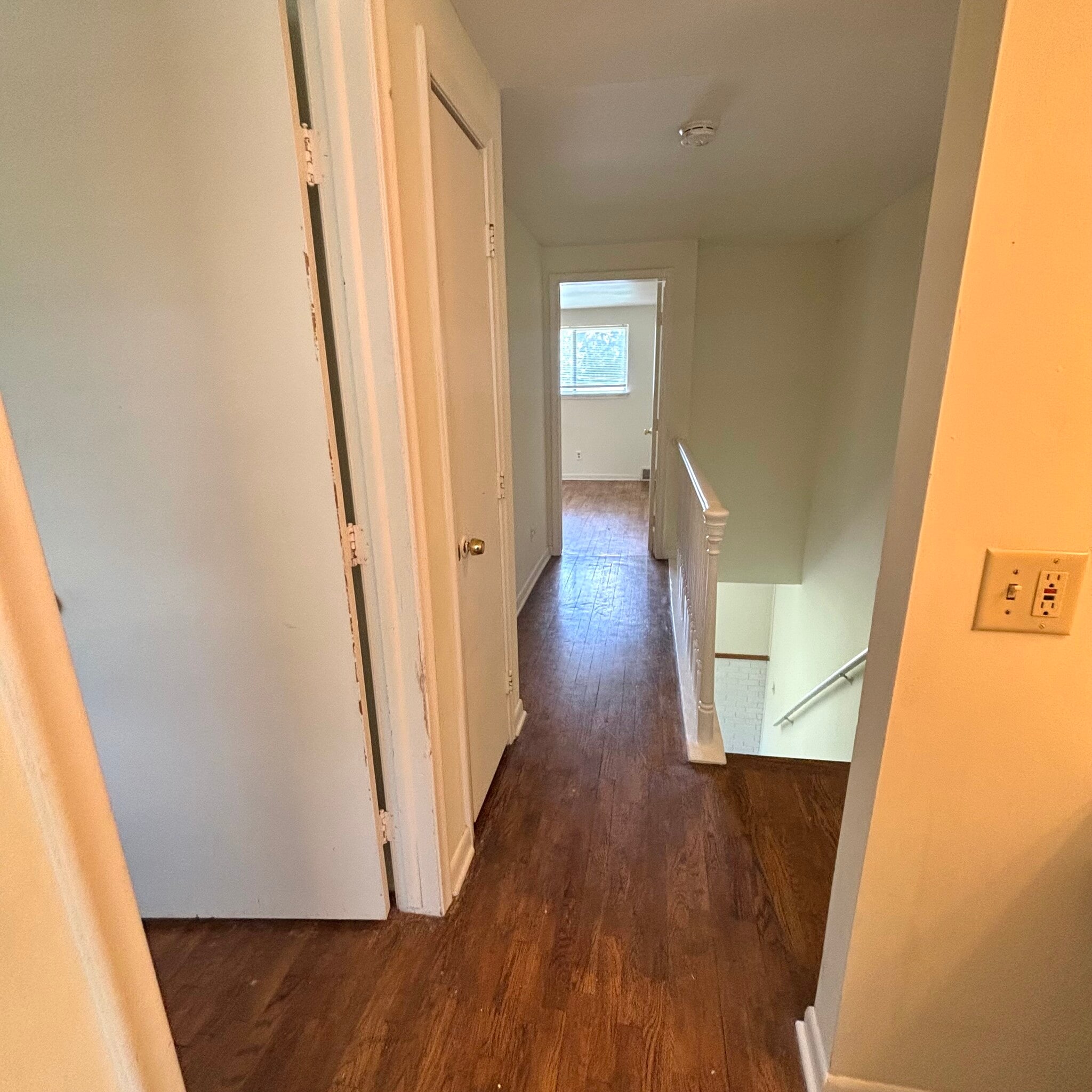 Building Photo - 1634 Greencrest Ave