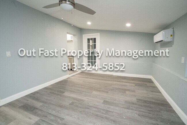 Building Photo - Bright Corner-Lot Home Near Bayshore and City Conveniences