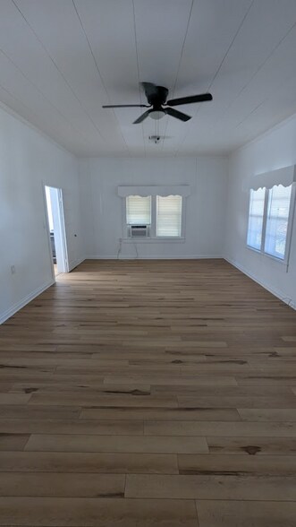 Building Photo - 112 E Orange Ave