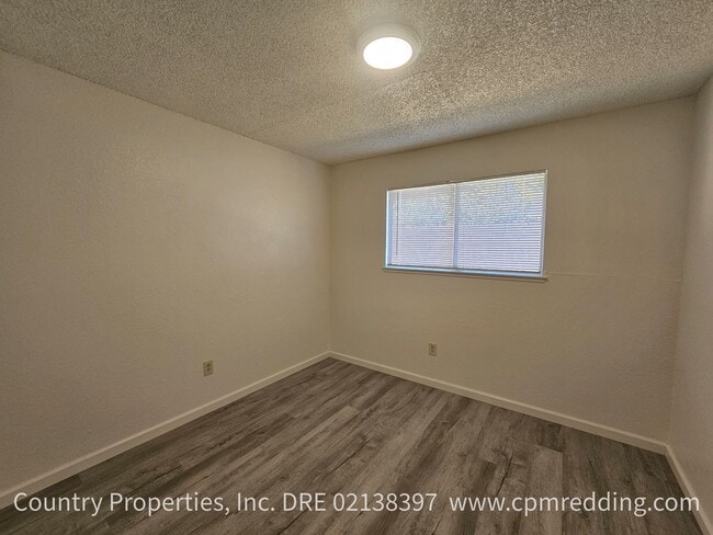 Building Photo - Updated 3-Bedroom House with Large Yard Coming Available April 1!