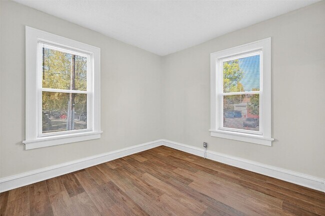 Building Photo - 5803 S Kings Highway Blvd