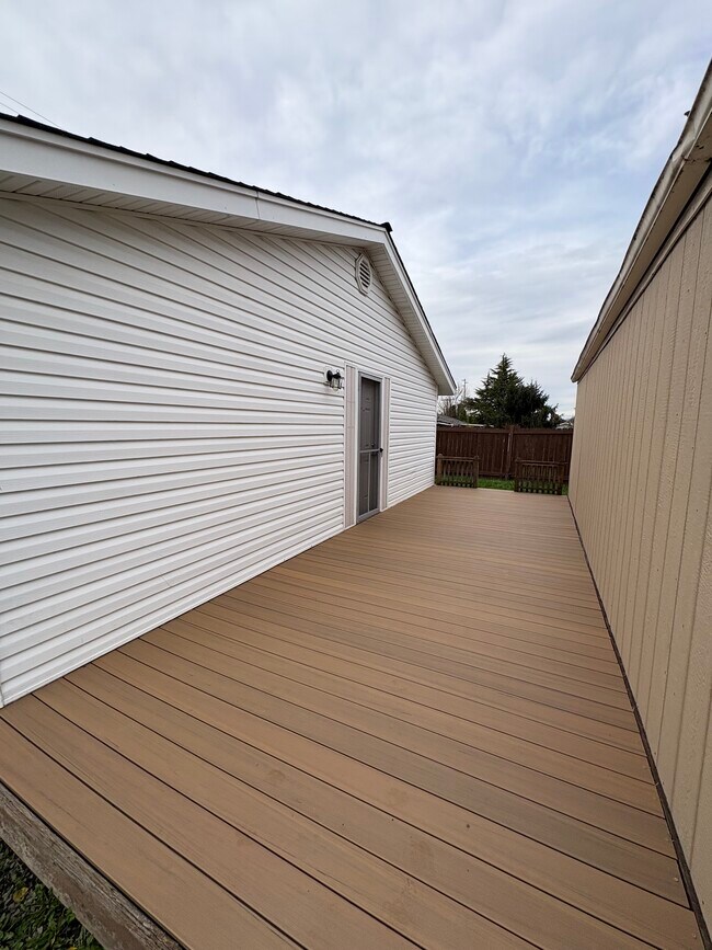 Brand new deck - 910 N Laventure Rd