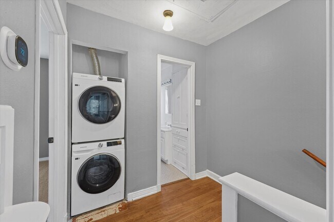 Building Photo - 6341 Bordeaux Ave