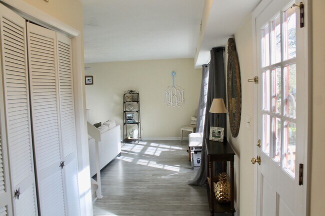 Building Photo - Spacious, Open Floor Plan at the end of 81st Street on the State Park!