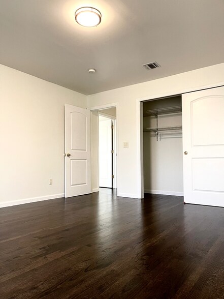 Building Photo - 82 Forrest St