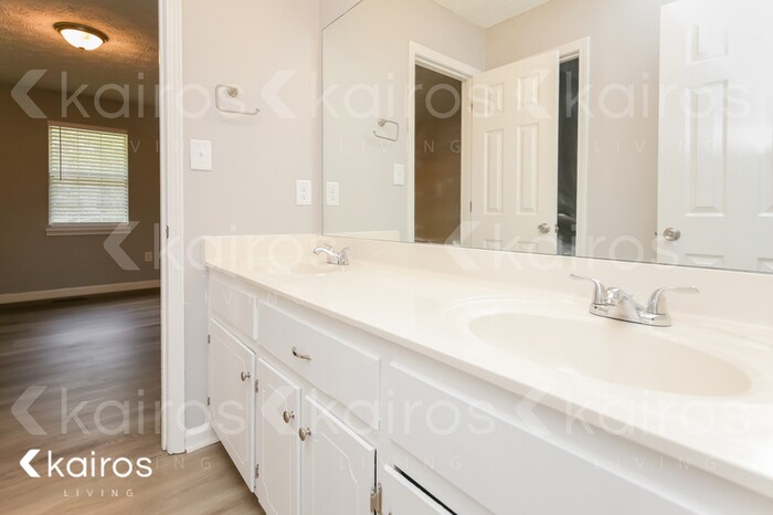 Building Photo - 155 Fawn Dr