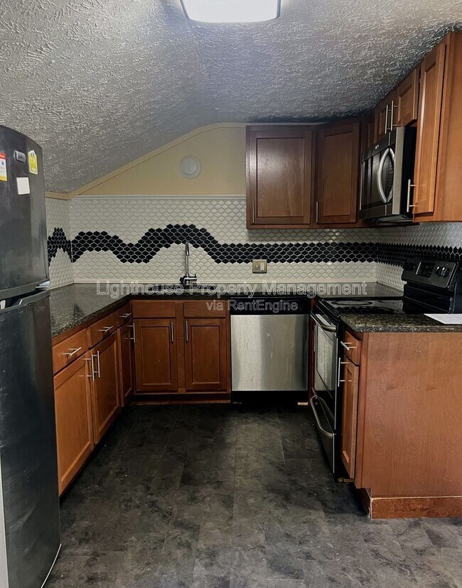 Building Photo - 219 E North St