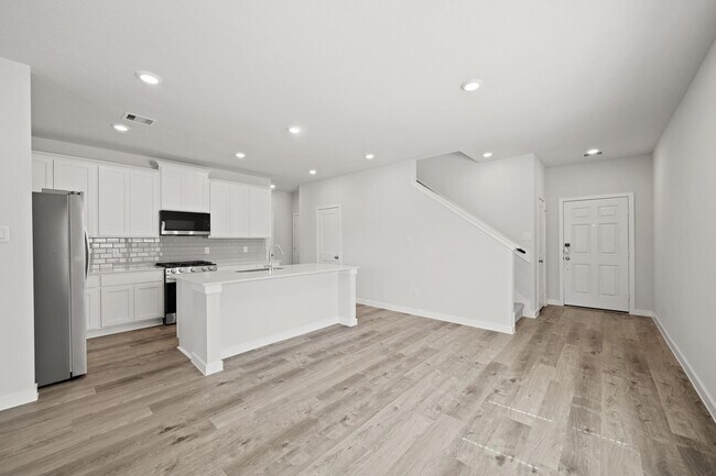 Building Photo - 4006 Crowning Ct