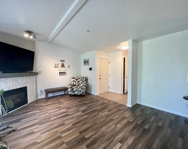 Building Photo - 10825 SE 200th St - 2 bedrooms