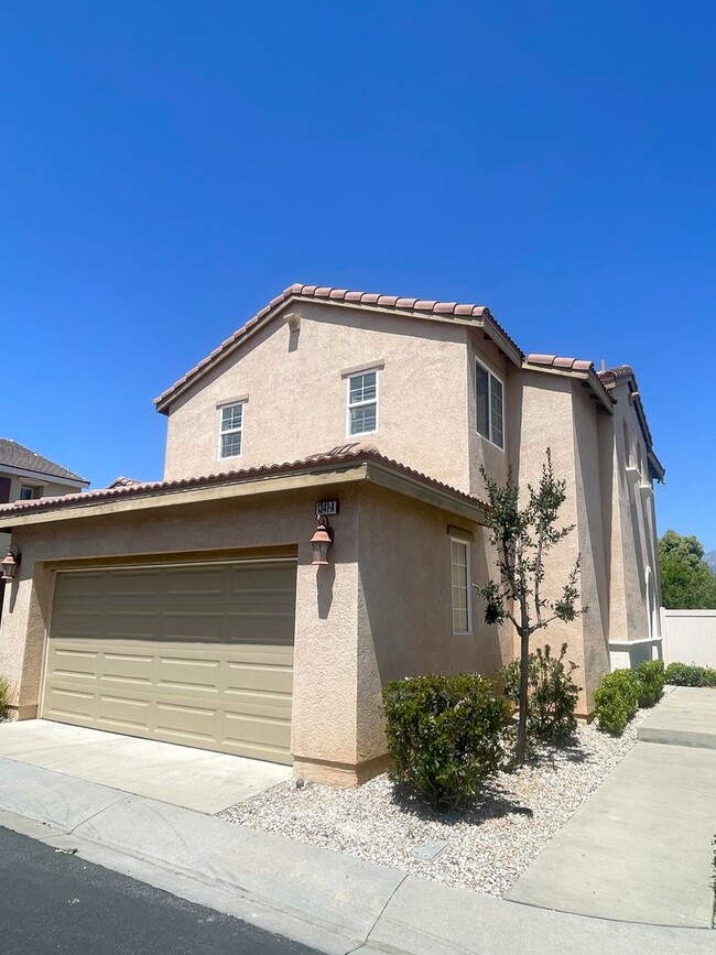 Primary Photo - Beautiful 3 bed 2.5 bath in Beaumont, Ca.