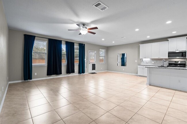 Building Photo - 204 Tulum Ter