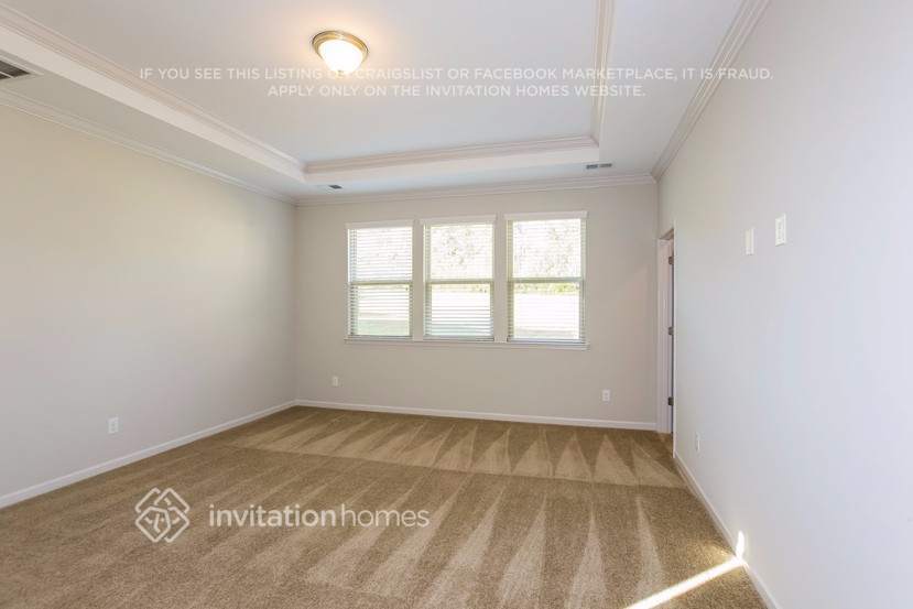 Building Photo - 11326 Cedarvale Farm Pkwy