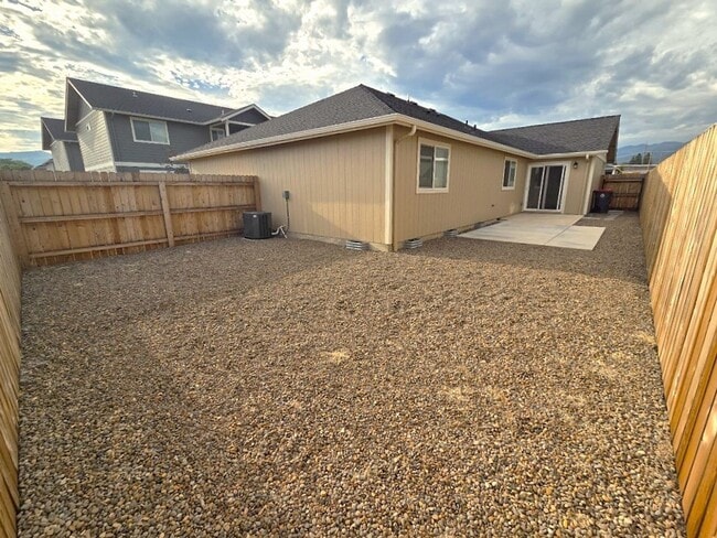 Building Photo - Newer Two bedroom/Two bath Duplex | Available NOW