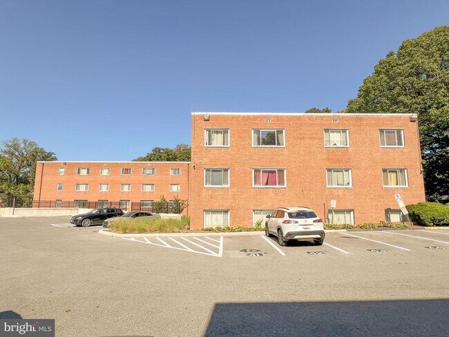 Building Photo - 95 E Wayne Ave
