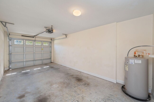 Building Photo - 535 Wingspan Way