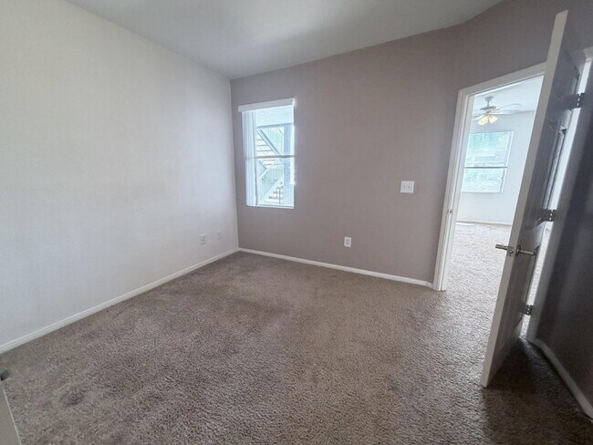 Building Photo - 2 Bedroom 2 Bathroom Condo