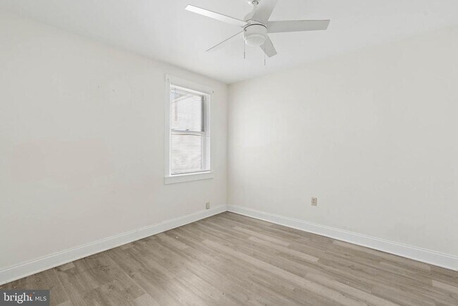 Building Photo - 540 46th St