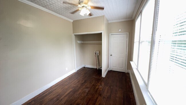 Building Photo - Quaint 3 bed 2 bath w/ covered parking in Fondren
