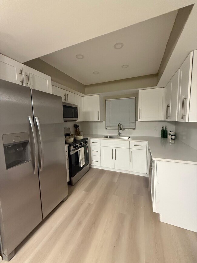 Building Photo - 1480 E Sample Rd