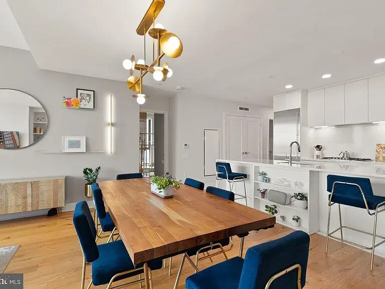 Building Photo - 1211 Van St SE