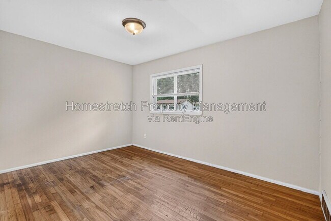 Building Photo - 10512 Earl Dr