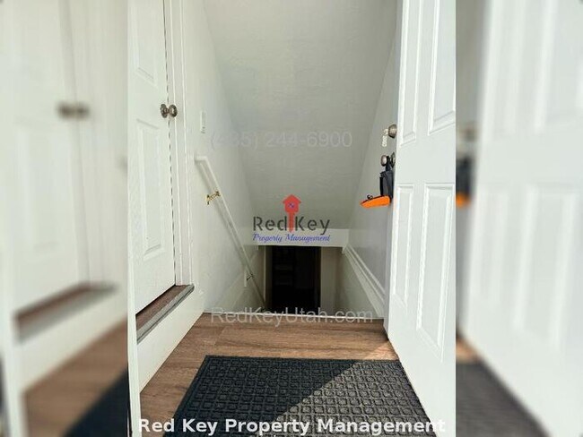 Building Photo - 3150 W Duplex