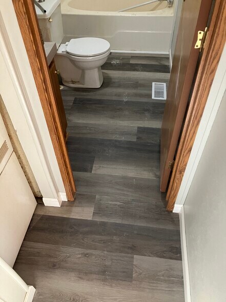 Building Photo - 200 N 28th St