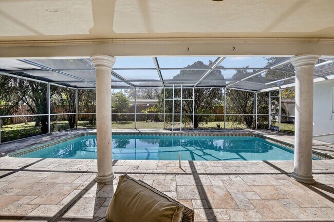 Building Photo - 7000 Plantation Rd