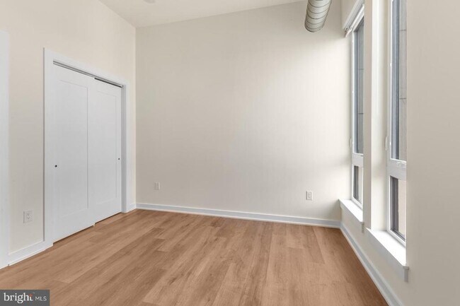 Building Photo - 2401 Frankford Ave