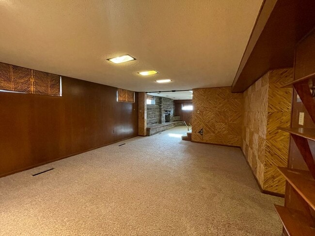 Building Photo - Gorgeous Mid-Century Modern Home Adjacent to BYU