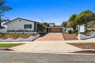 Building Photo - 1703 Pescadores Ave