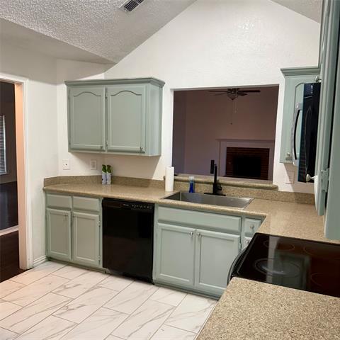 Building Photo - 3047 Renaissance Ct