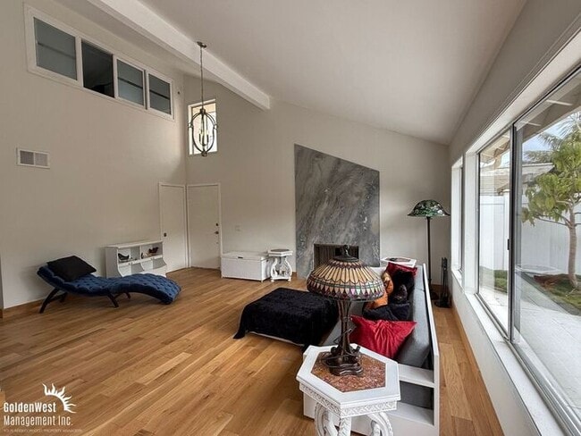 Building Photo - Modern 3Bdm 3Ba Coastal Home in Southwest ...