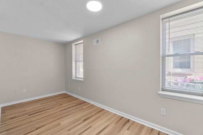 Building Photo - 2032 E Baltimore St