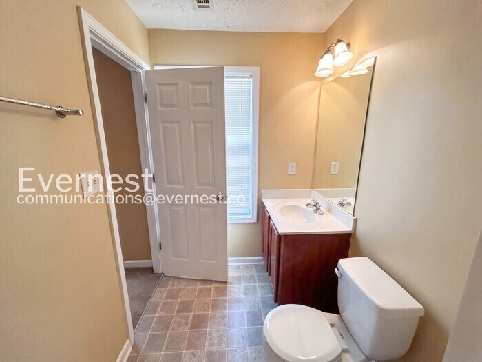 Building Photo - 1403 Little Creek Dr