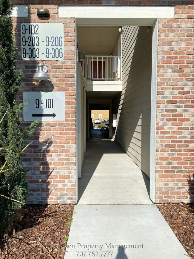 Building Photo - Updated 3rd-Floor Brody Ranch Home with Garage