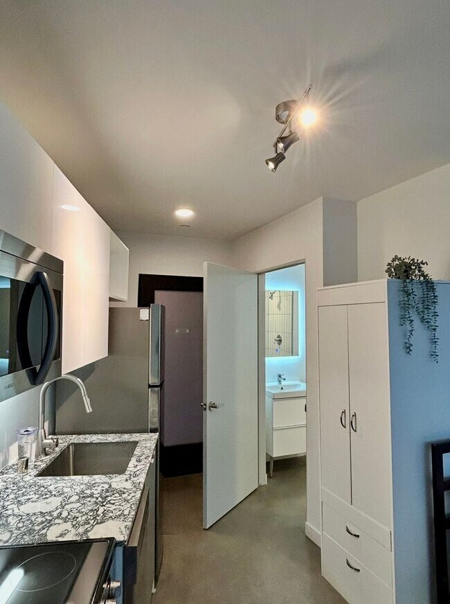 Interior Photo - Harvey Hillcrest