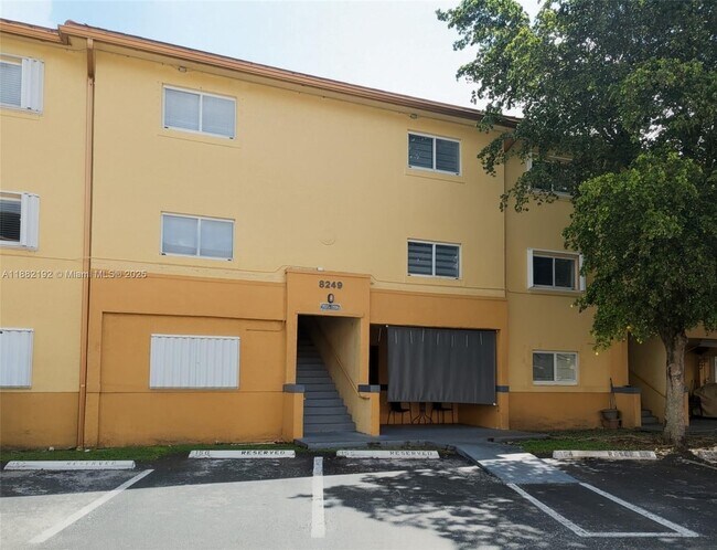 Building Photo - 8249 SW 149th Ct