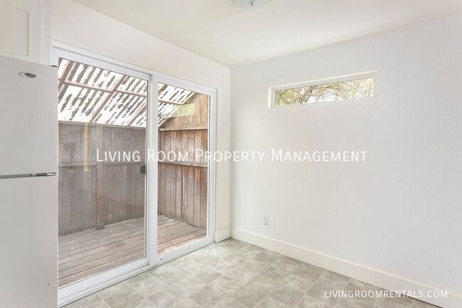 Building Photo - 1416 SE 32nd Pl