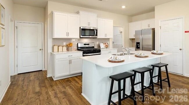 Building Photo - 1720 Vanderlyn St