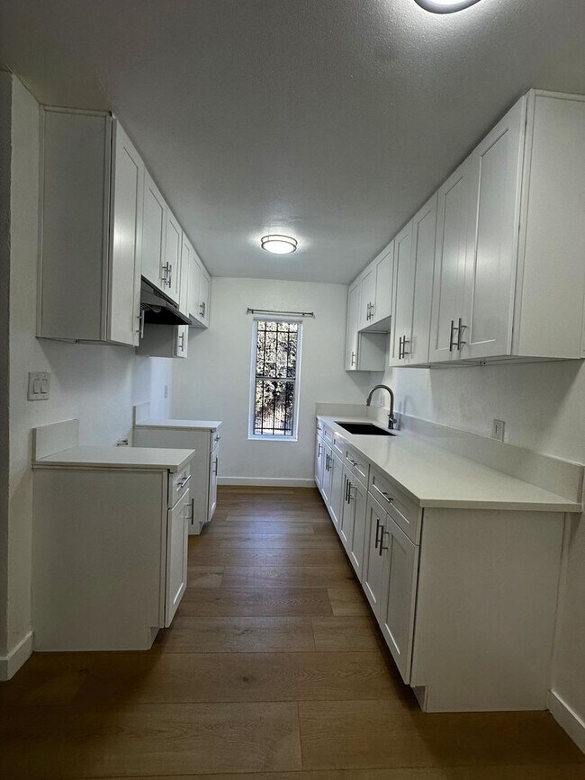 Interior Photo - 533 W. 75th Street