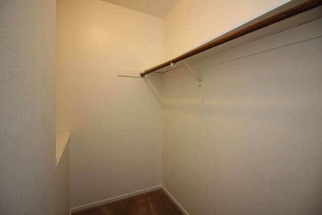 Building Photo - 2 Bedroom Condo Near Coddingtown