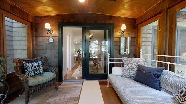 Building Photo - 95 Wood Ln