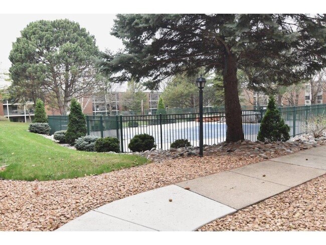 Building Photo - 3155 Coachman Rd