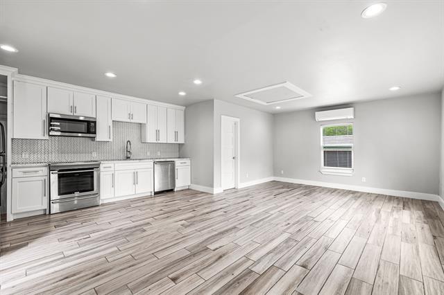 Building Photo - 8911 Diceman Dr