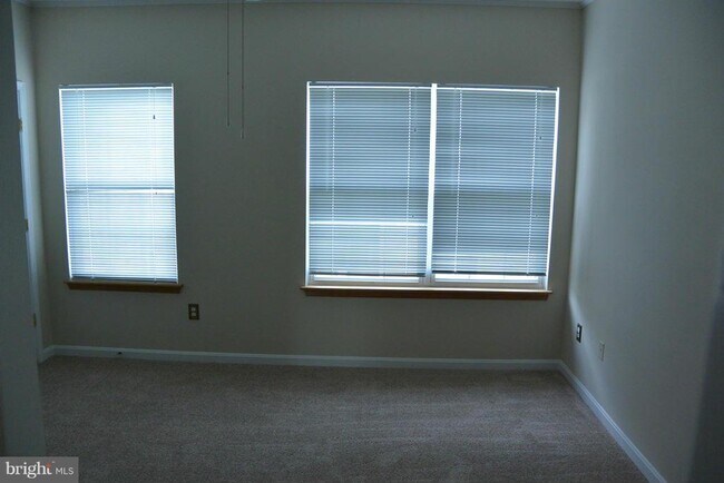 Building Photo - 5302 Chieftain Cir